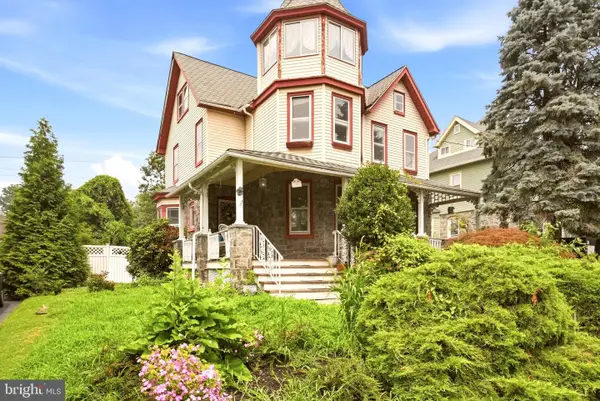 19 W Hinckley Ave, RIDLEY PARK, PA 19078