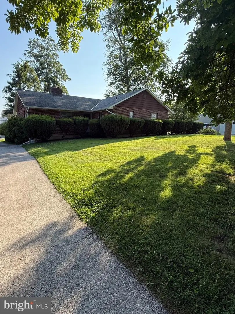 3546 Woodcrest Ave, Newtown Square, PA 19073 - #1