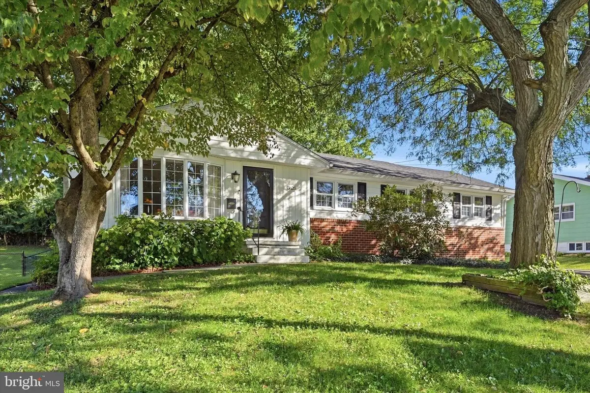 3625 N Clearwater Ln, Brookhaven, PA 19015 - #1
