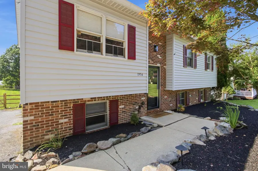1954 Bergdoll Ave, Upper Chichester, PA 19061 - #3