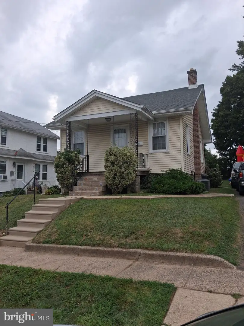 210 Ardmore Ave, Upper Darby, PA 19082 - #2