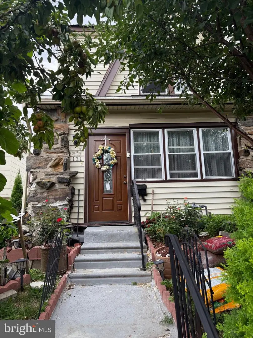 111 Oakley Rd, Upper Darby, PA 19082 - #1