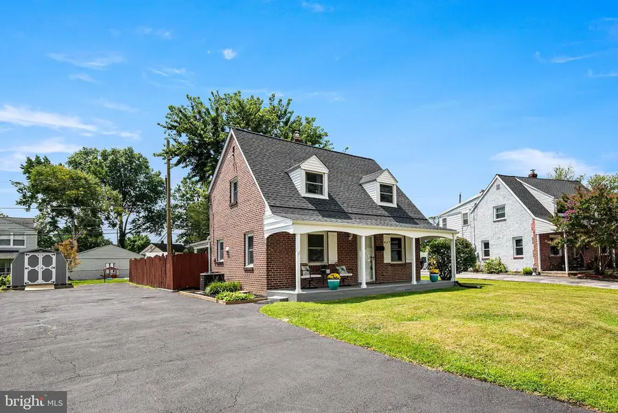 847 Wyndom Ter, Secane, PA 19018 - #2