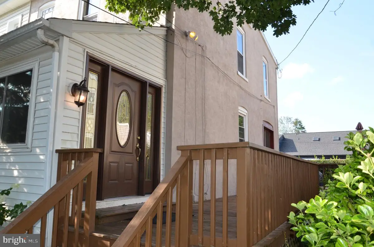 413 E Lincoln St, Media, PA 19063 - #1