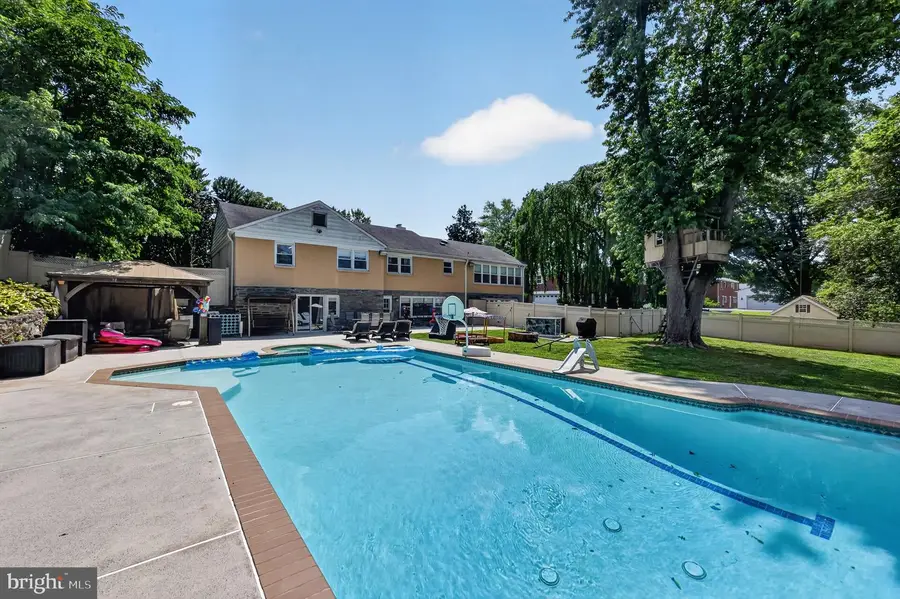 422 Conard Dr, Springfield, PA 19064 - #2