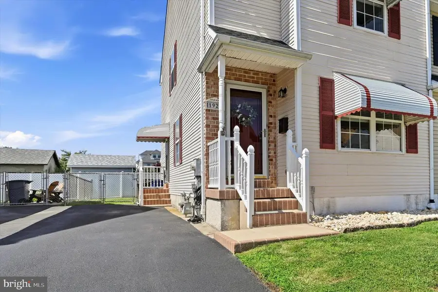 1923 Oak Leaf Ln, Holmes, PA 19043 - #3