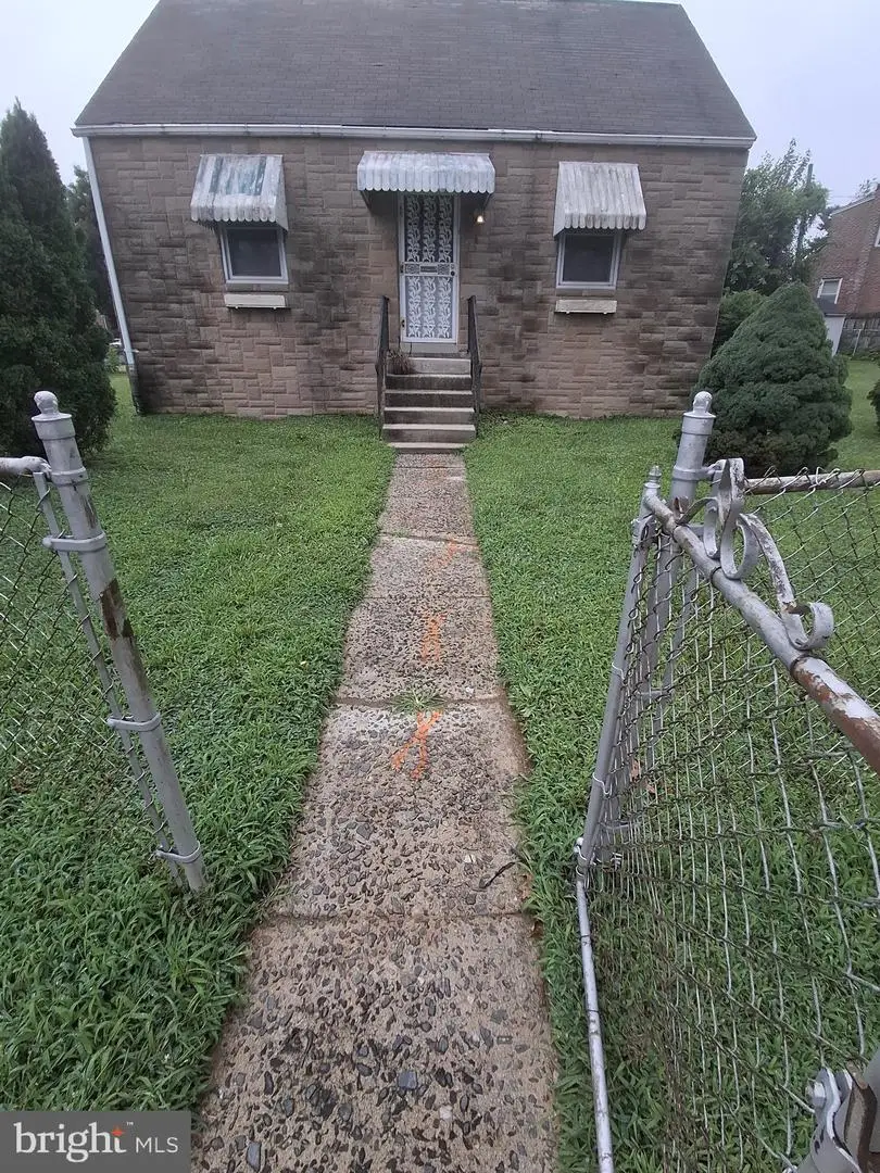 120 E Burton Ln, Sharon Hill, PA 19079 - #2