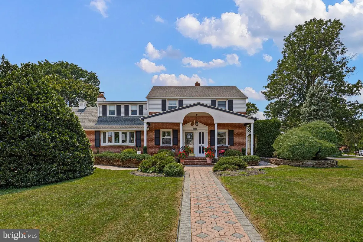 2338 Mole Rd, Secane, PA 19018 - #1
