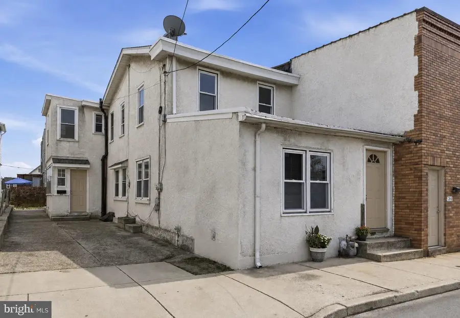 35 Marshall Ave, Marcus Hook, PA 19061 - #2