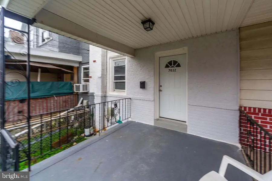 7032 Clover Ln, Upper Darby, PA 19082 - #3