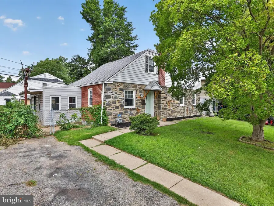 745 Laurel Ave, Aldan, PA 19018 - #3