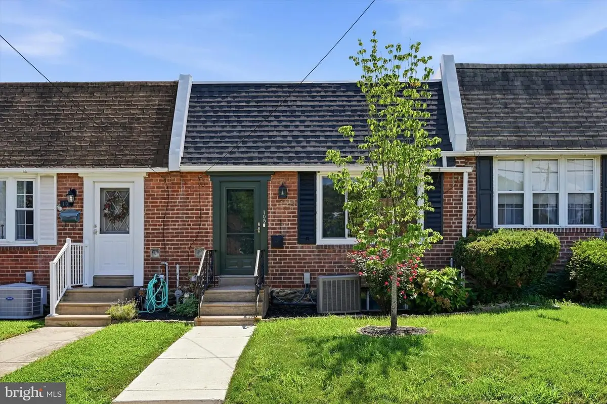 105 Fronefield Ave, Marcus Hook, PA 19061 - #1
