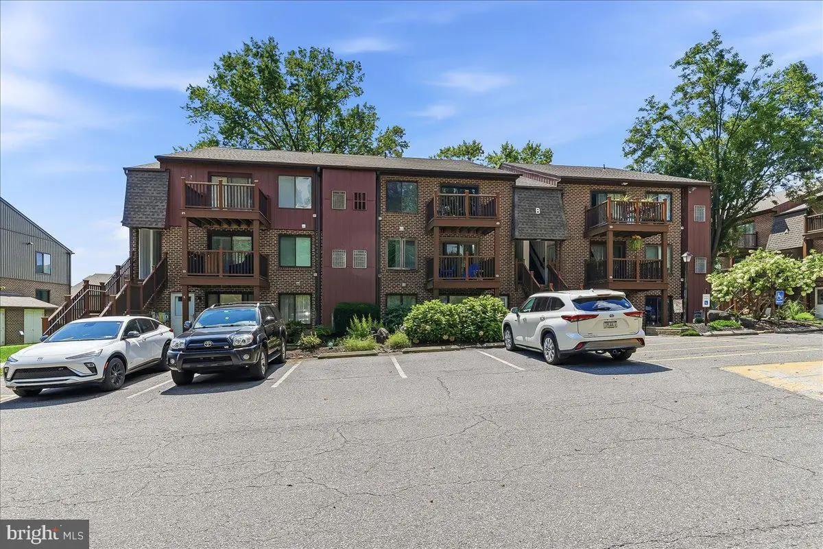 5200 Hilltop Dr #b-22, Brookhaven, PA 19015 - #1
