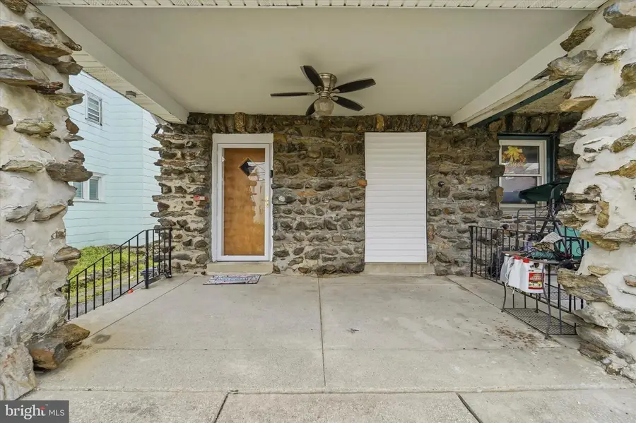 7 Oakley Rd, Upper Darby, PA 19082 - #2
