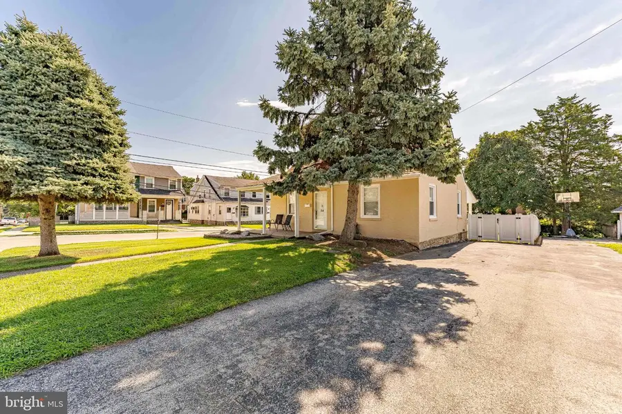 54 Fairview Ave, Clifton Heights, PA 19018 - #3