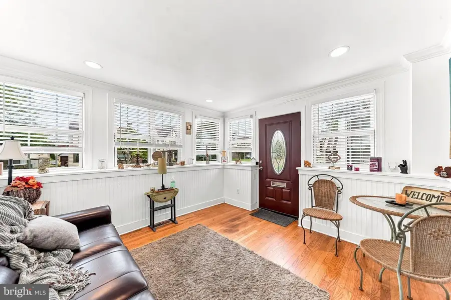 1044 Lindale Ave, Drexel Hill, PA 19026 - #2