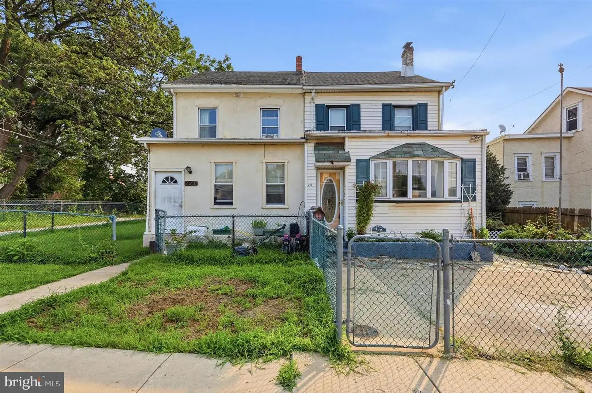 219 Irving St, Marcus Hook, PA 19061 - #1