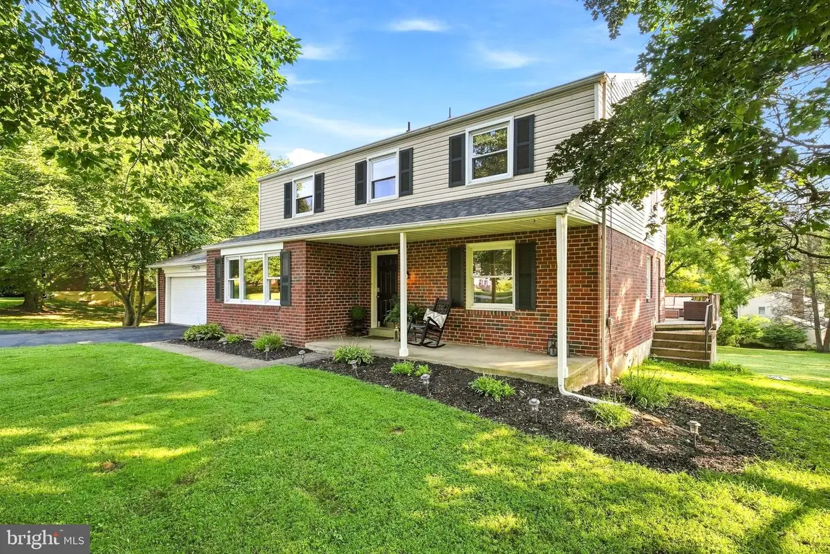 161 Schoolhouse Ln, Glen Mills, PA 19342 - #1