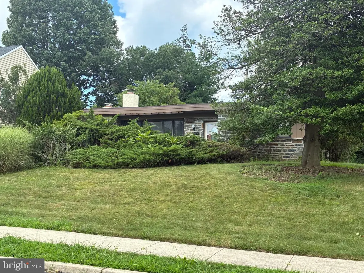 2135 Maclarie Ln, Broomall, PA 19008 - #1