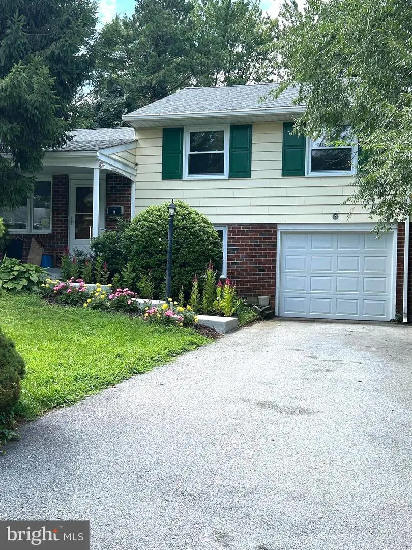 6 Glenwood Cir, Aldan, PA 19018 - #1