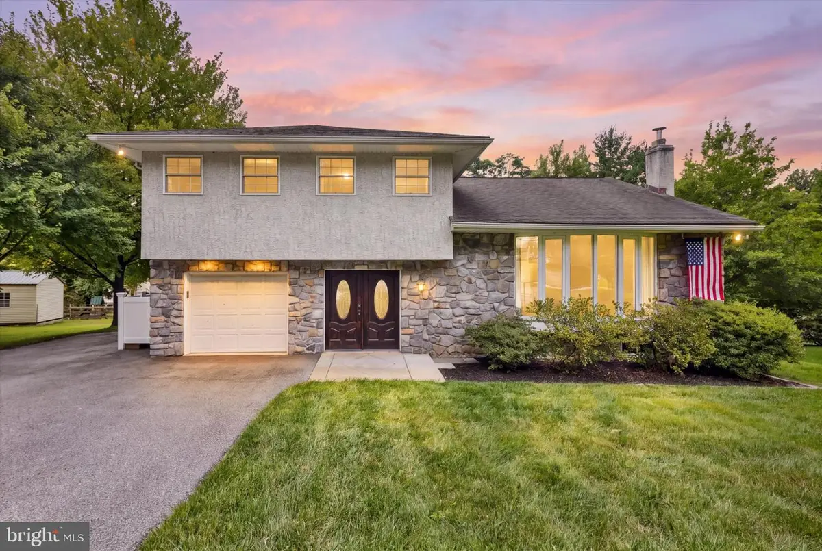 168 Mansion Rd, Newtown Square, PA 19073 - #1