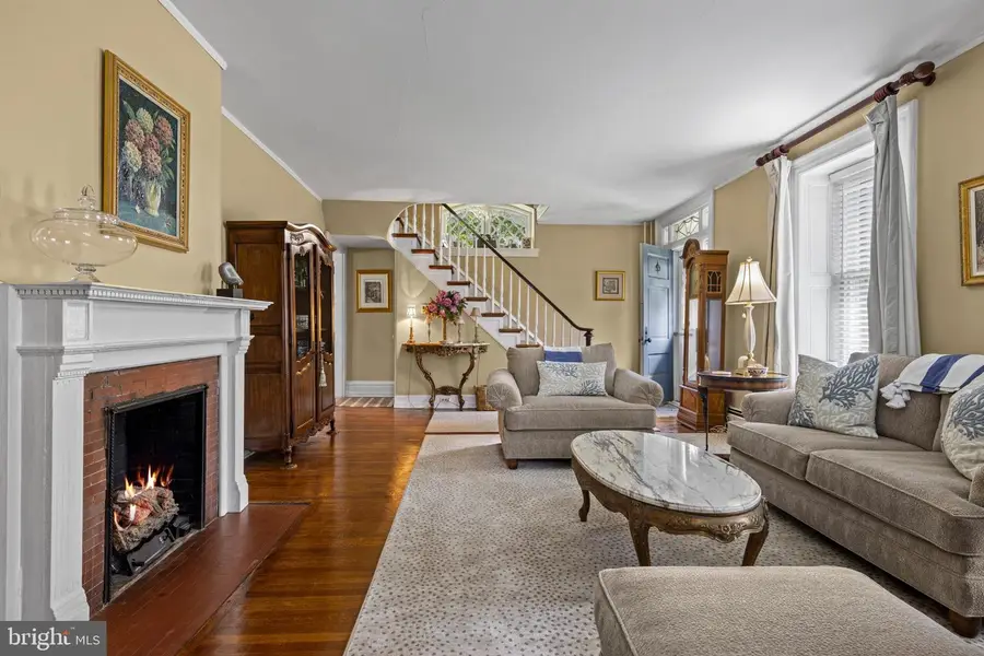 8 S Providence Rd, Wallingford, PA 19086 - #3