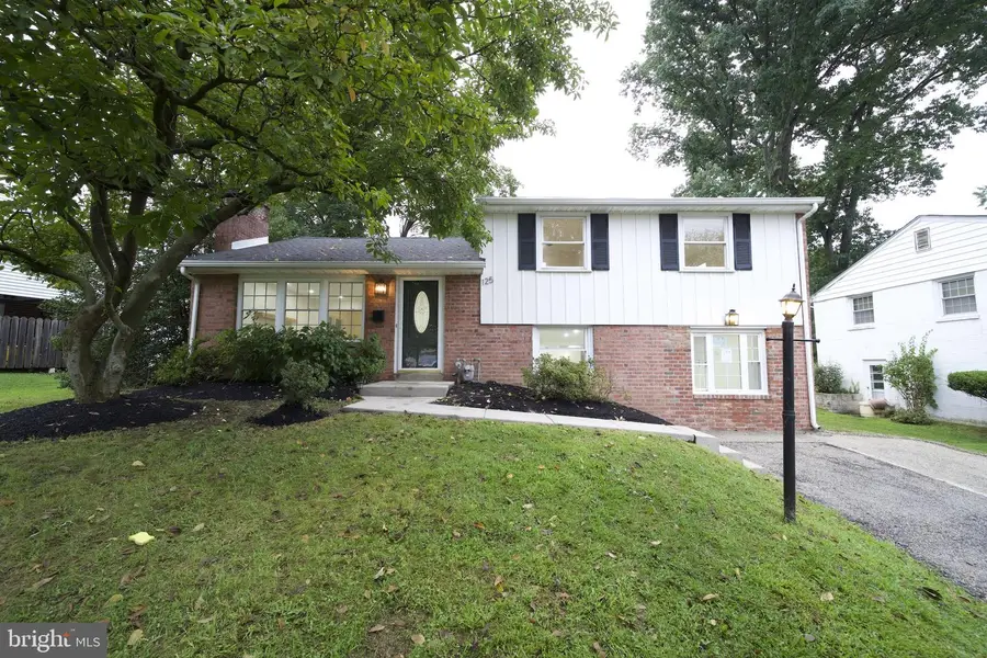 125 W Thompson Ave, Springfield, PA 19064 - #2