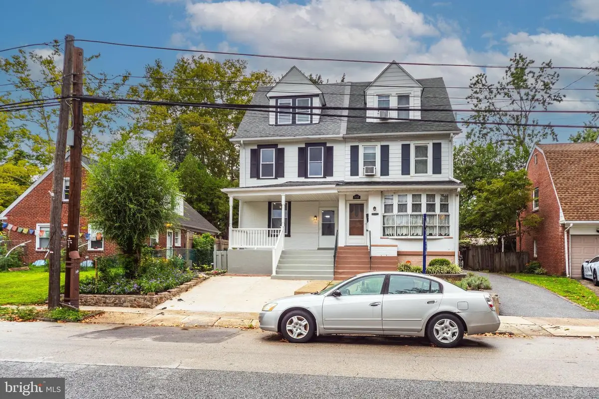 53 E Essex Ave, Lansdowne, PA 19050 - #1