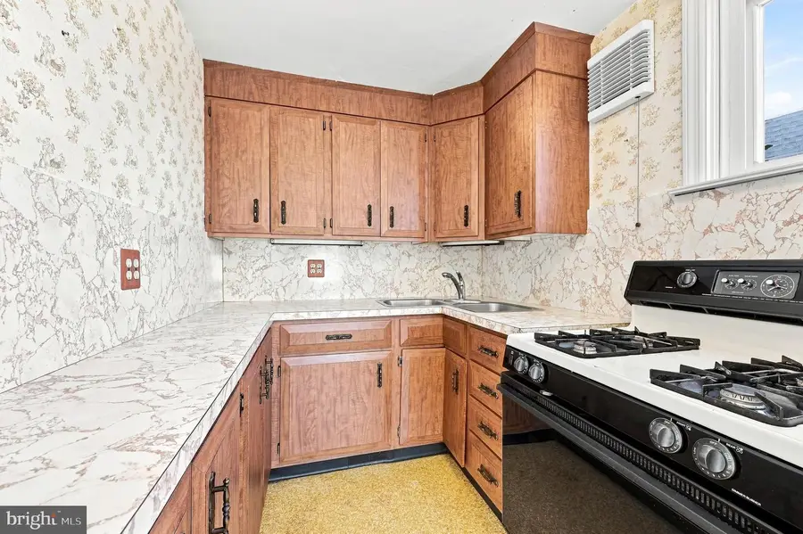 807 Hampshire Rd, Drexel Hill, PA 19026 - #3