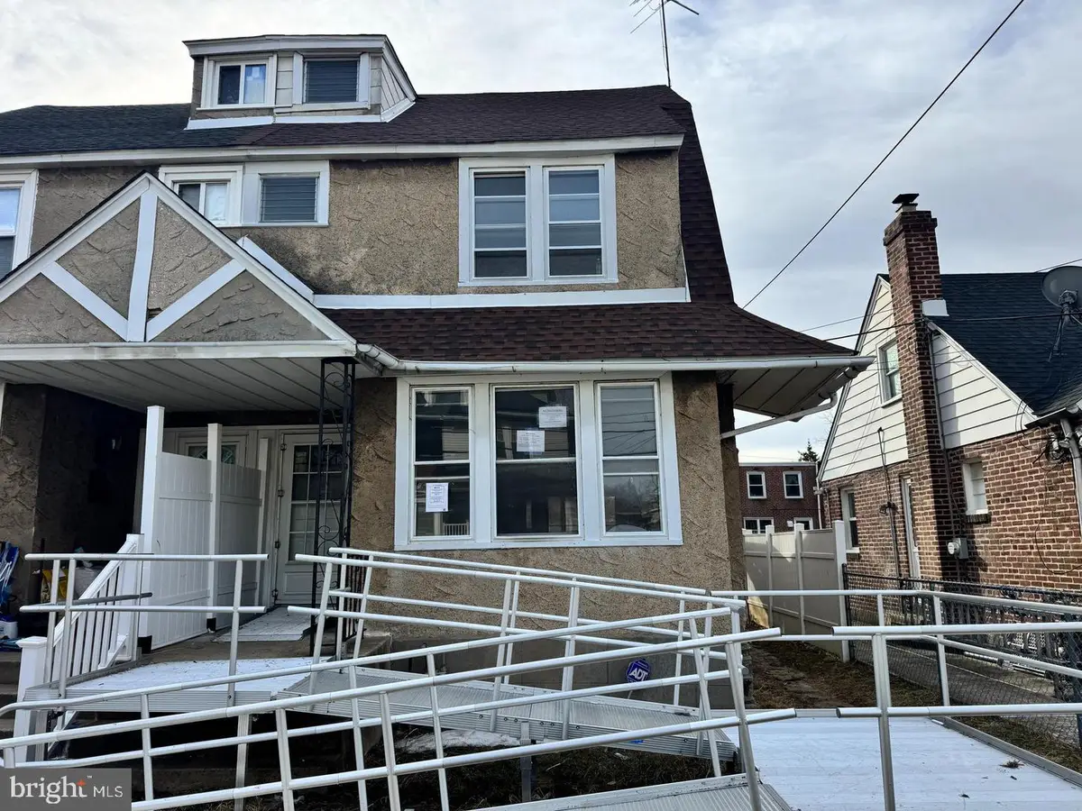 52 W Berkley Ave, Clifton Heights, PA 19018 - #1