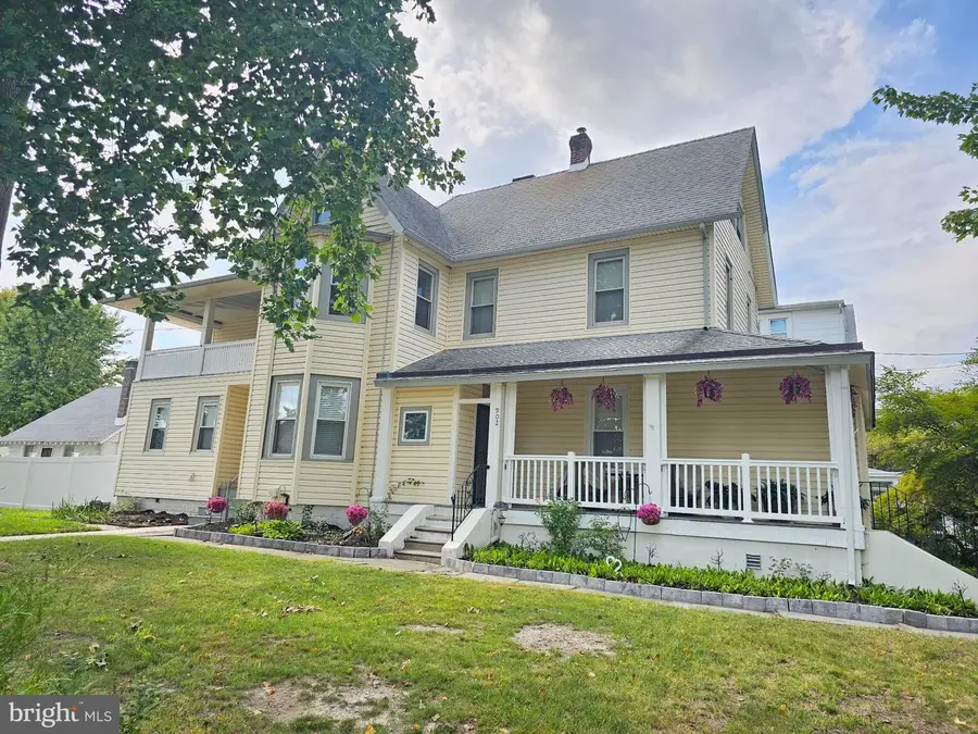 902 W Park Sq, Prospect Park, PA 19076 - #2