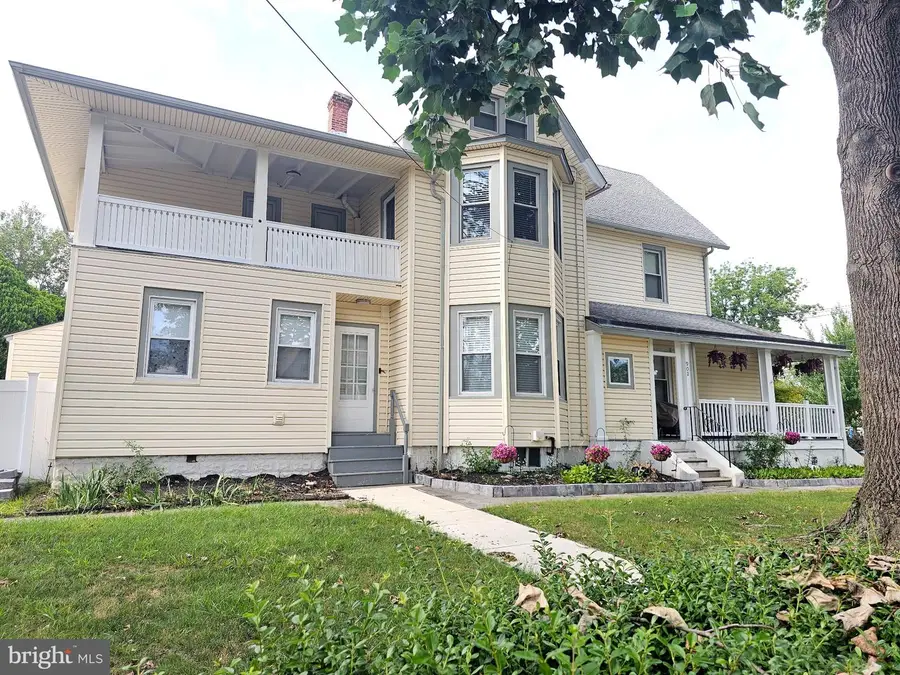 902 W Park Sq, Prospect Park, PA 19076 - #3