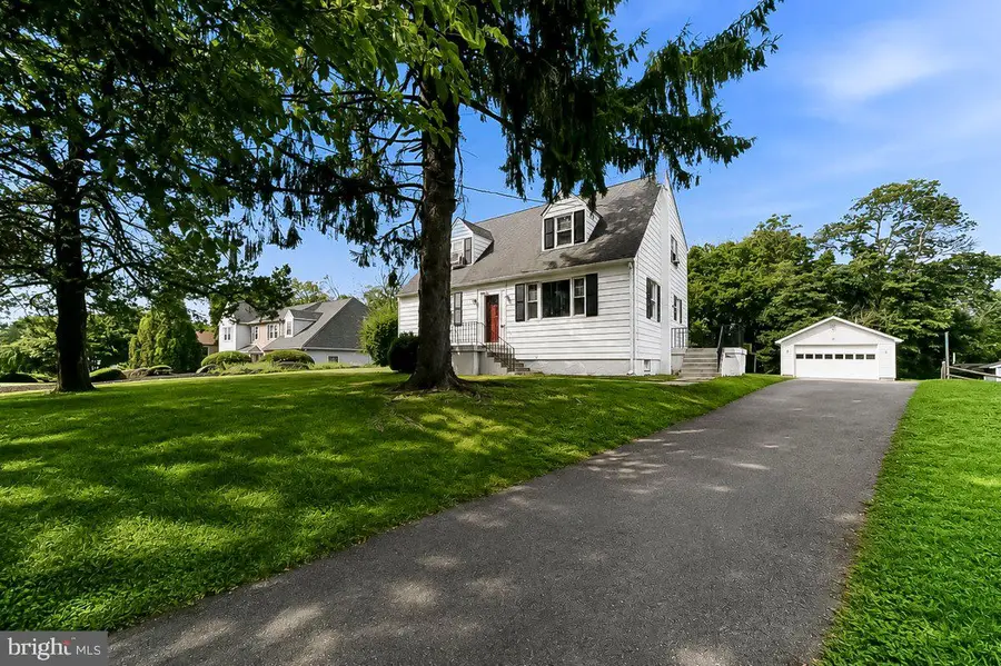 4101 Naamans Creek Rd, Upper Chichester, PA 19061 - #2