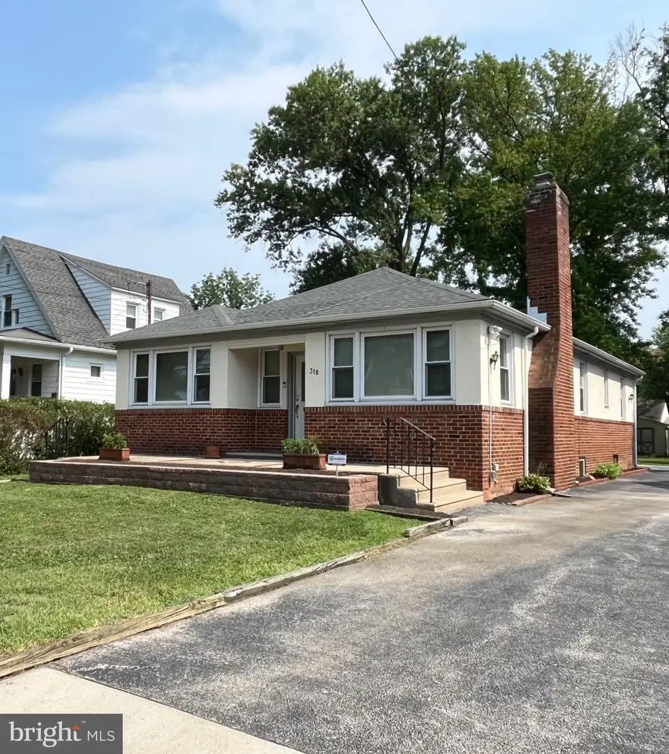 318 Providence Rd W, Aldan, PA 19018 - #1