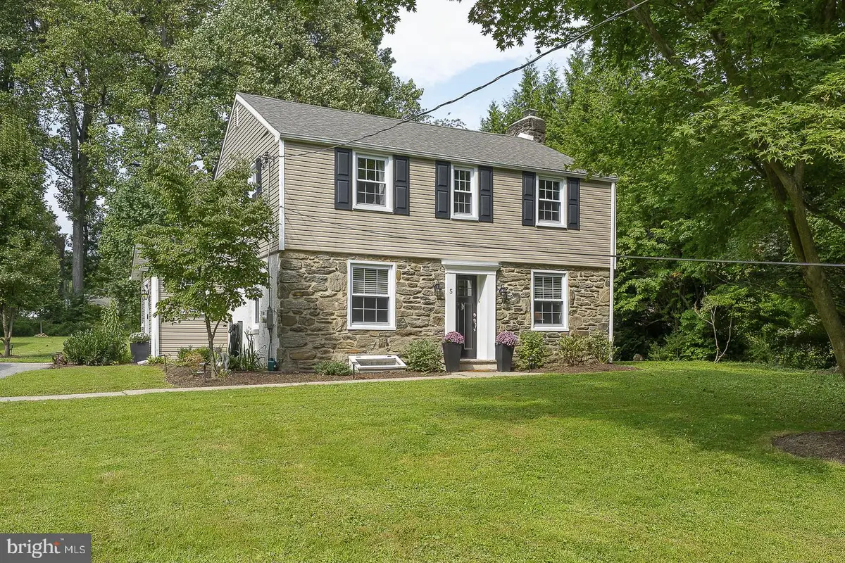 5 Waterville Rd, Wallingford, PA 19086 - #1