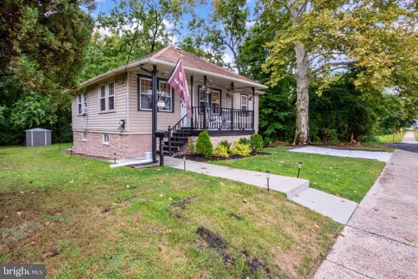 215 4th Ave, ESSINGTON, PA 19029