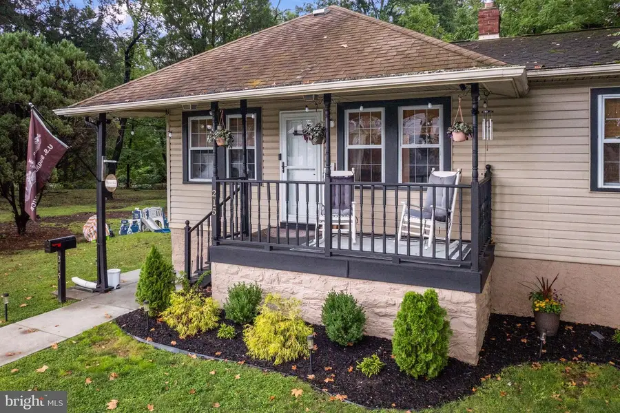 215 4th Ave, Essington, PA 19029 - #2