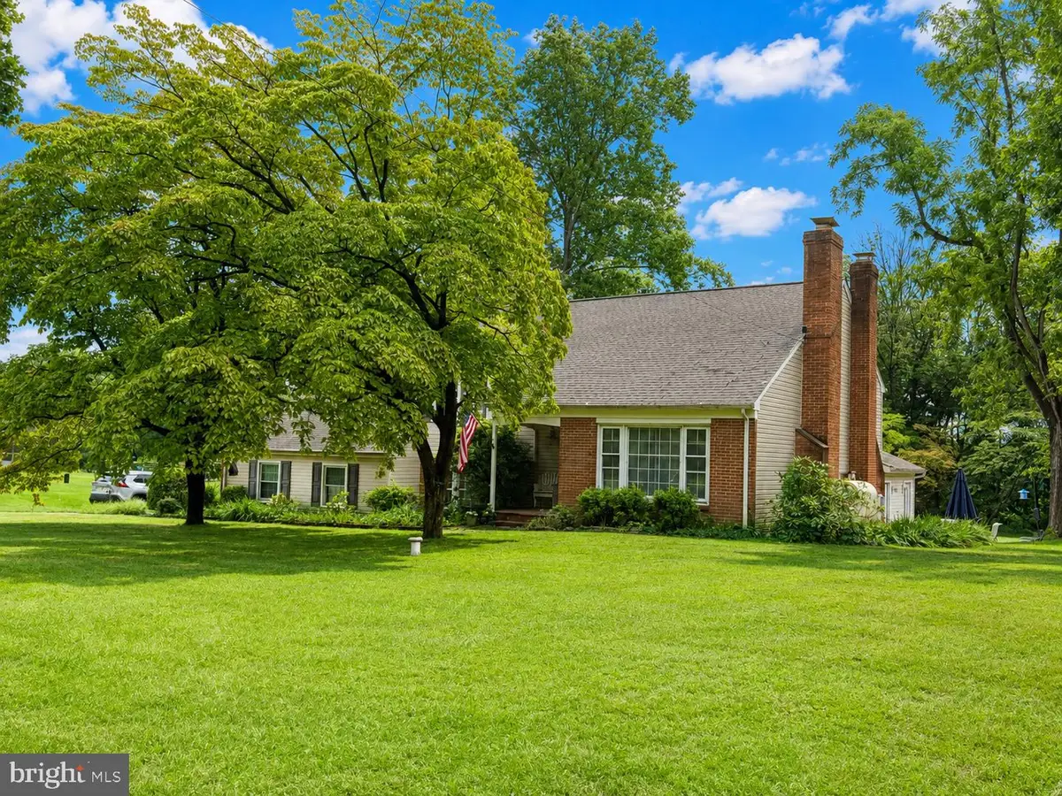 16 Clayton Park Dr, Glen Mills, PA 19342 - #1