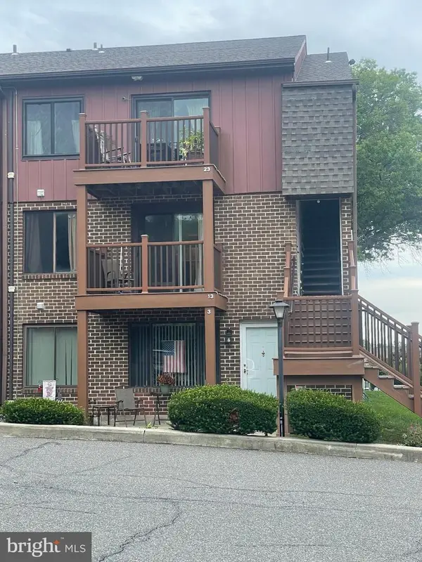 5200 Hilltop Dr #a-13, BROOKHAVEN, PA 19015