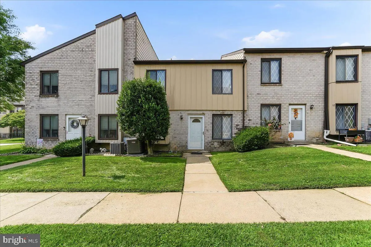 5200 Hilltop Dr #j11, Brookhaven, PA 19015 - #1