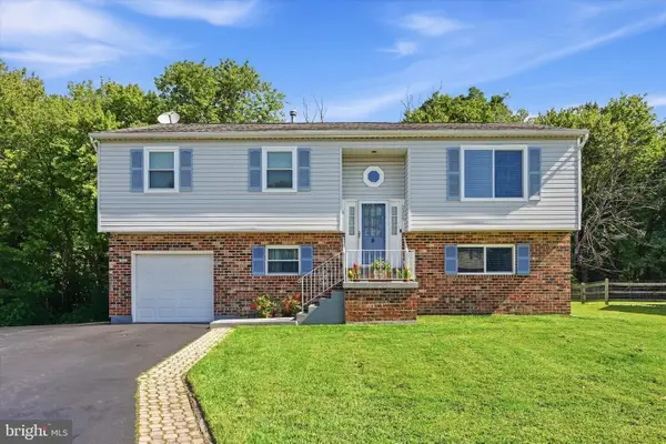 2309 Ferncroft Cir, UPPER CHICHESTER, PA 19061