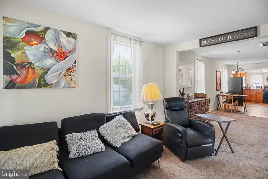 935 Hillside Ave, Upper Chichester, PA 19061 - #3