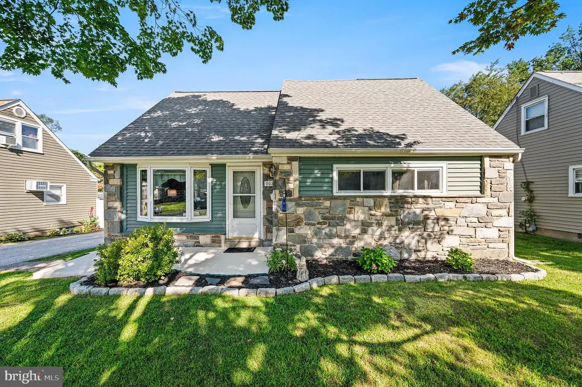907 Brook Ave, Secane, PA 19018 - #1