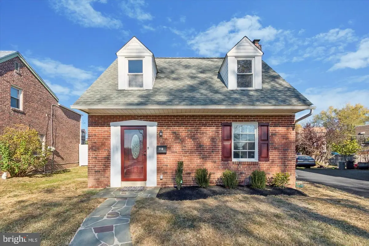 719 Braxton Rd, Ridley Park, PA 19078 - #1
