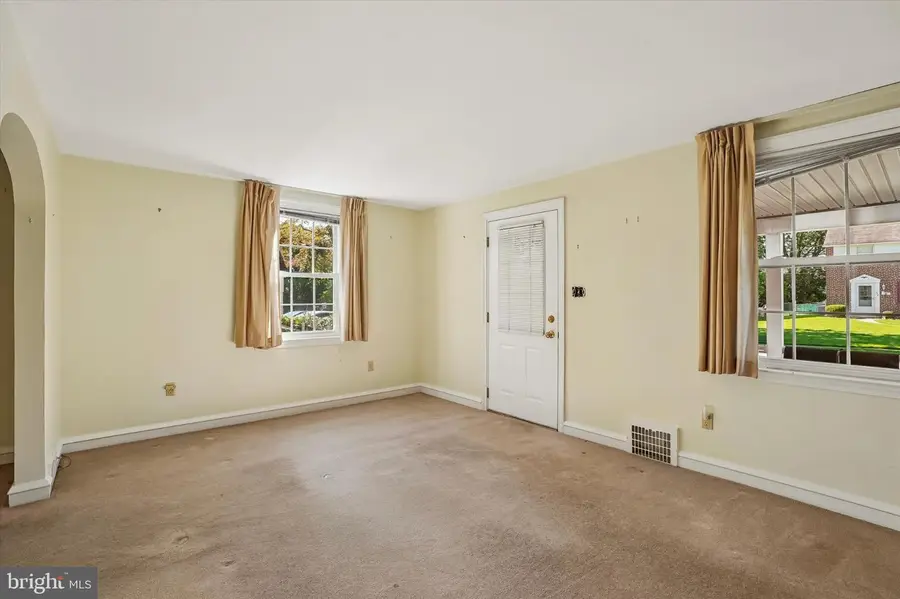 525 Achille Rd, Havertown, PA 19083 - #2