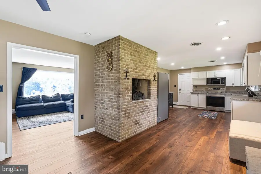 140 Governor Markham Dr, Glen Mills, PA 19342 - #3