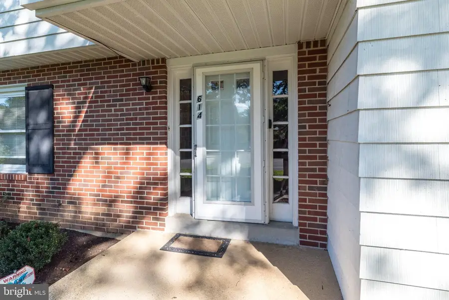 614 W Brookhaven Rd, Wallingford, PA 19086 - #3