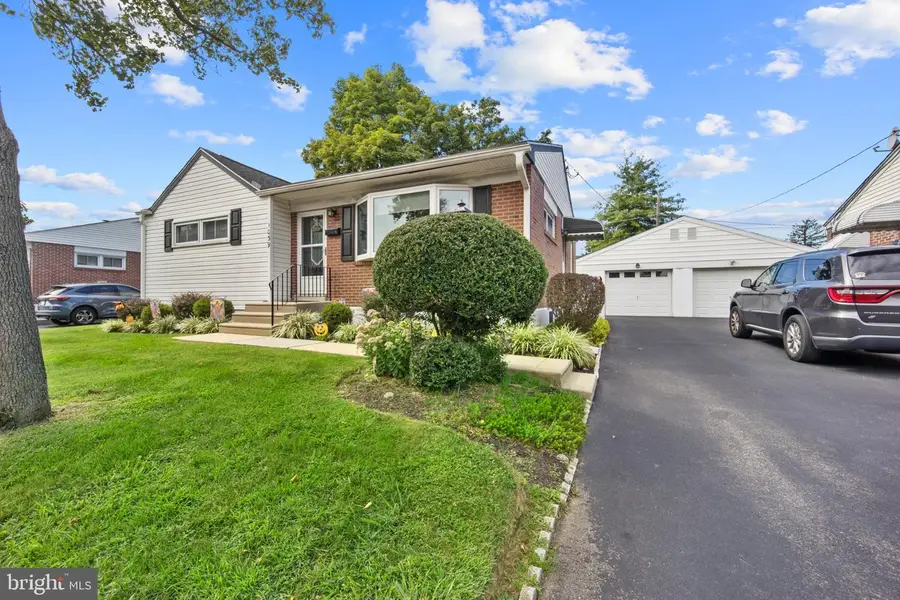 1039 11th Ave, Folsom, PA 19033 - #2