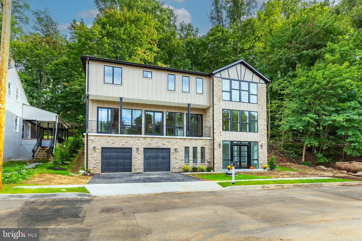 810 Maple Ln, Aston, PA 19014 - #1