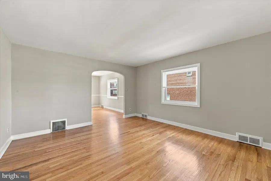 1030 Agnew Dr, Drexel Hill, PA 19026 - #3